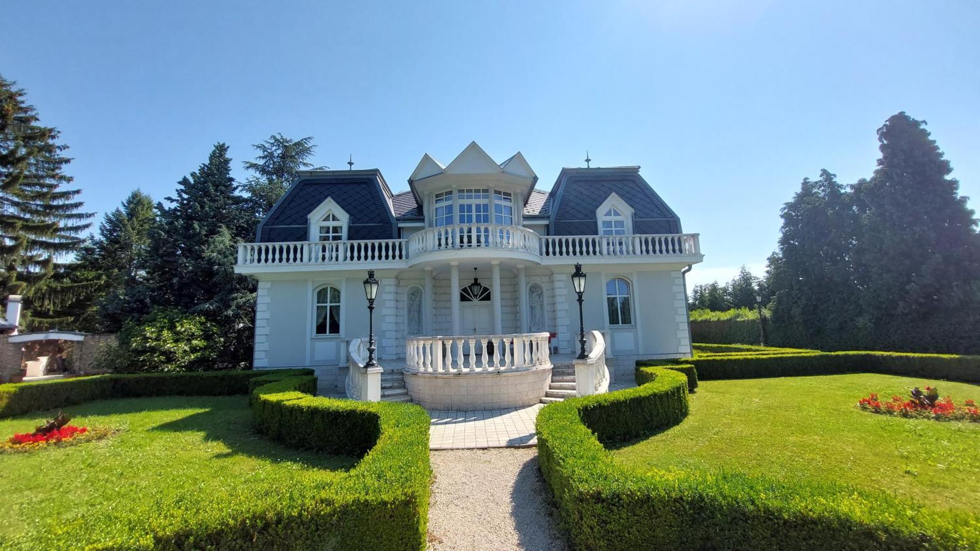 Ferienwohnung Castle Garden *** Szombathely Exterior foto